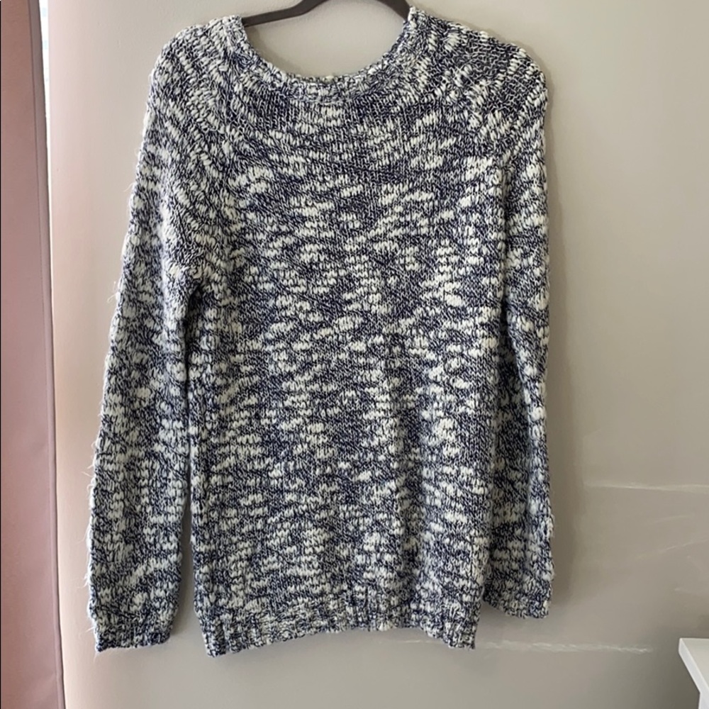 Forever 21 sweater size medium